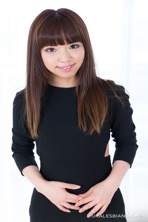 Nishino Ena and Momoi Momo stripping nude